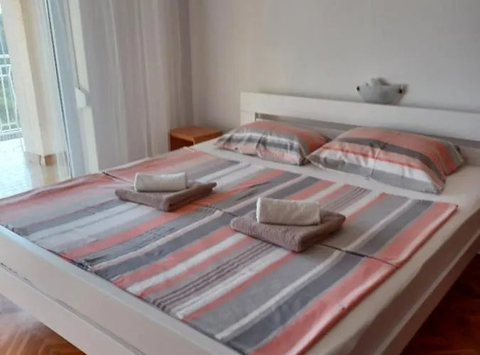 Lucija Apartament *