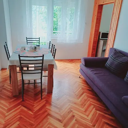 Lucija Apartment